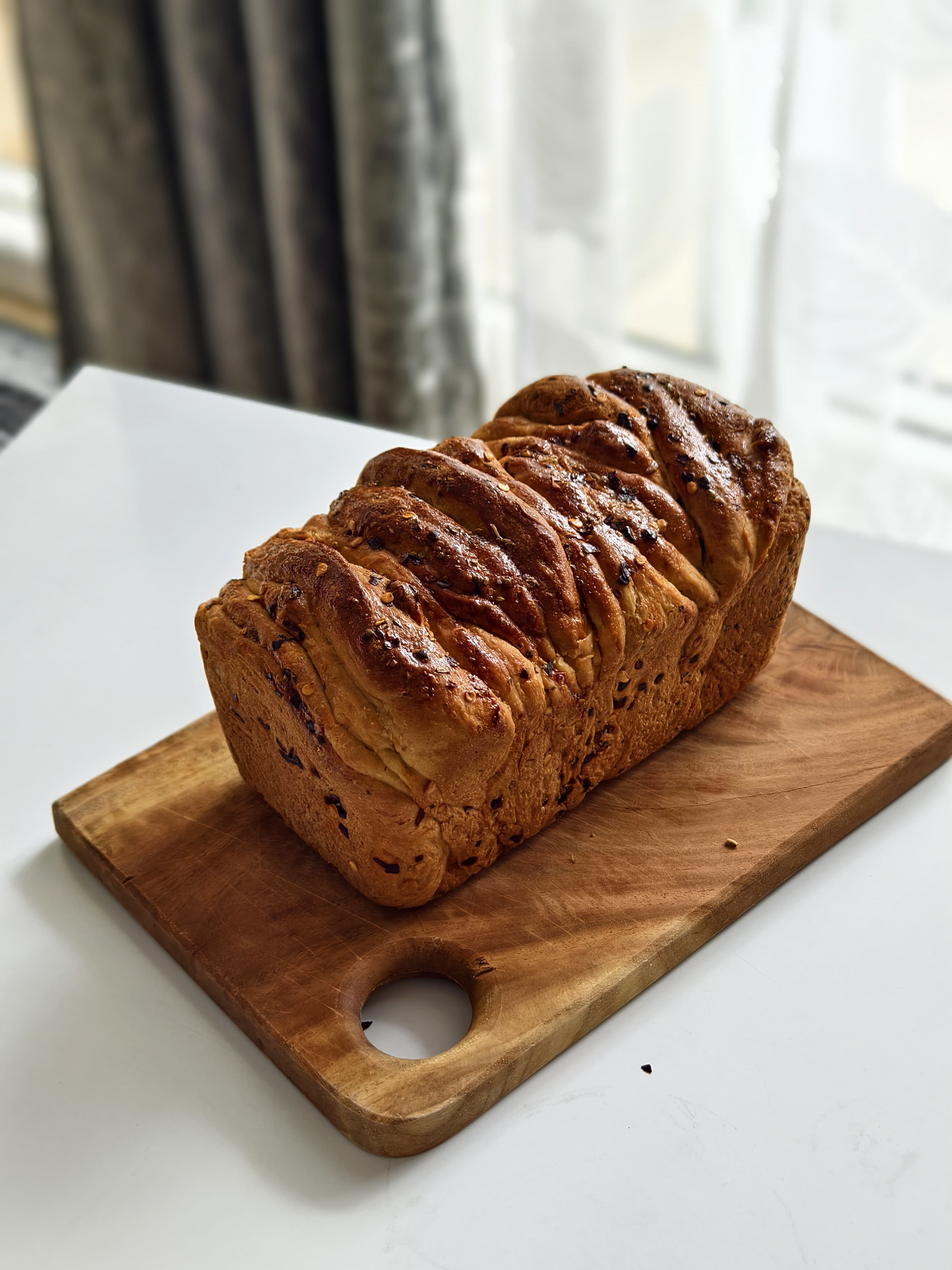 Pull-apart Garlic Bread Loaf